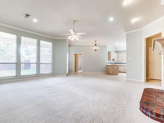 3rd image of 3912 Granbury Dr