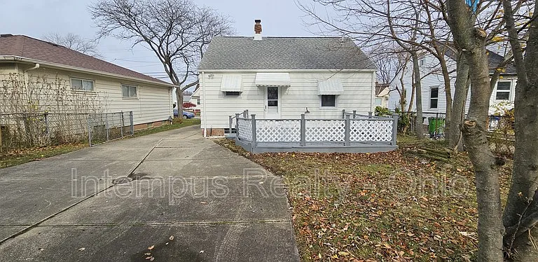 360 E 326th St — Photo 6