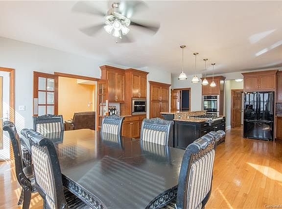 2nd image of 14901 Majestic Oak Dr