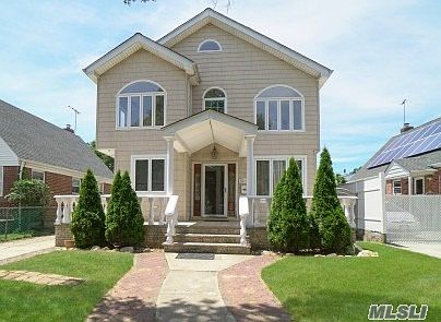 2nd image of 80-12 256th Street Floral Park N.y. 11004