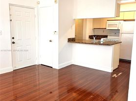 17500 NW 67th Ct, Hialeah, FL