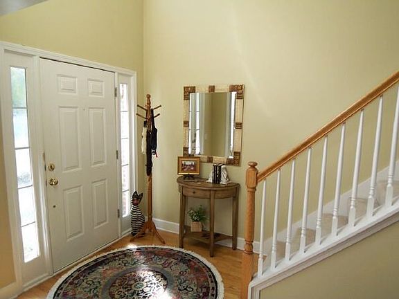 3rd image of 2850 Georgian Manor Dr