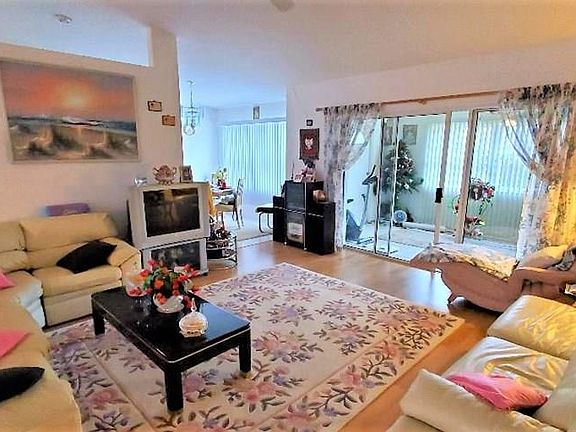 5th image of 30 Pepperdine Dr