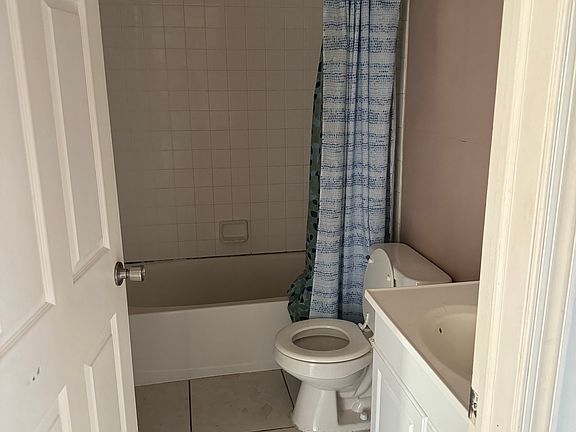 4th image of 1028 Wallace St Floor 2