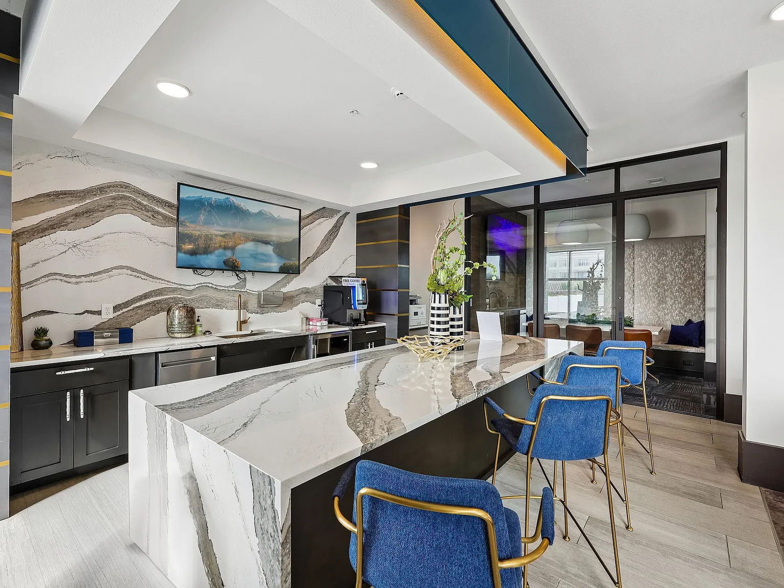 Residences at the Grove — Photo 4