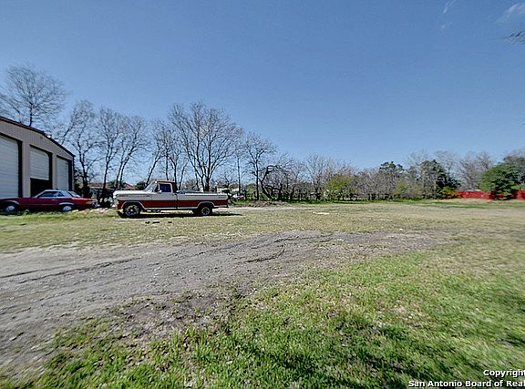 3rd image of 507 Ware Blvd