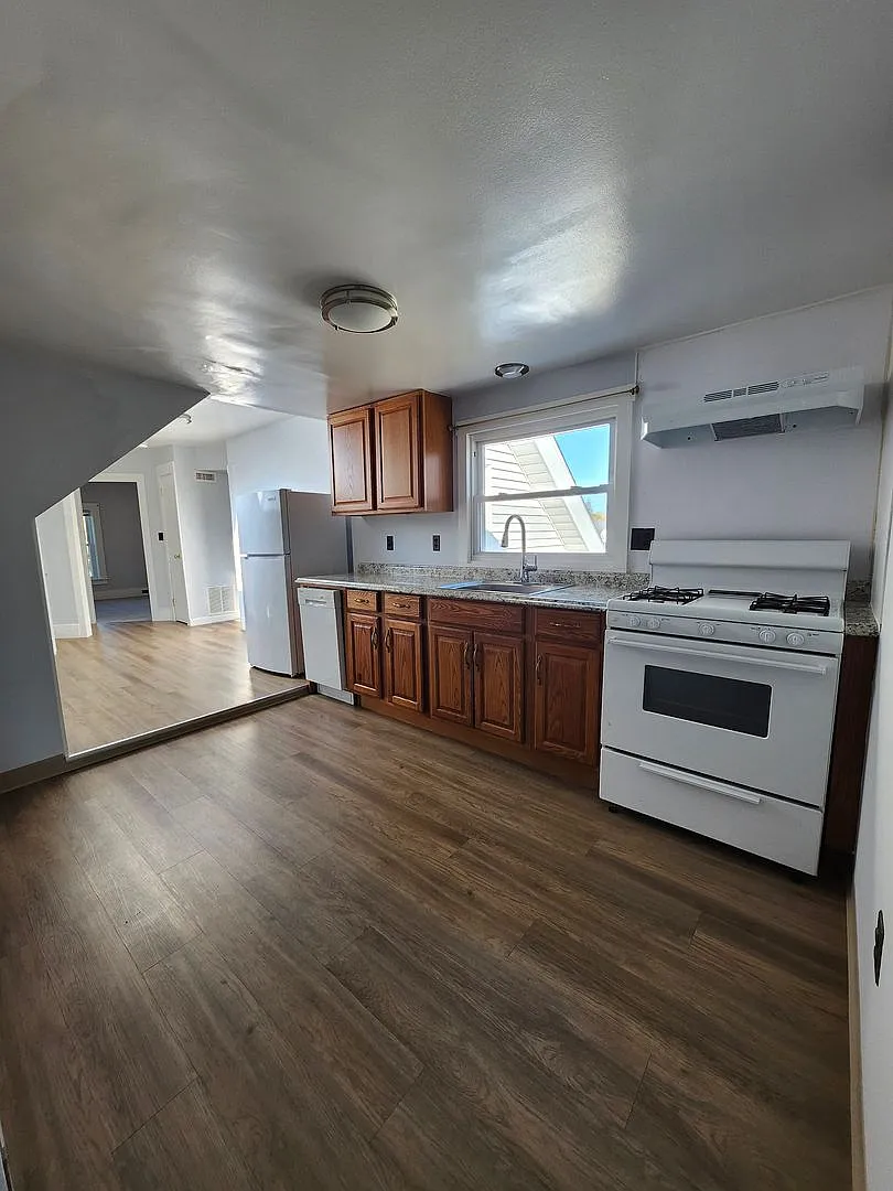 20-22 S Main St — Photo 1