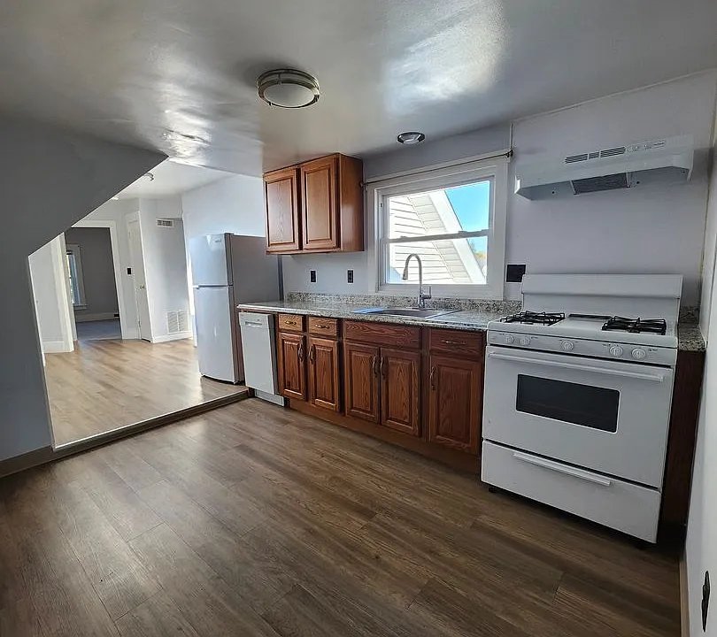 20-22 S Main St