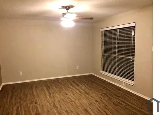 900 N Center St #205 — Photo 6