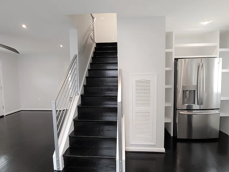 2216 Harvard Dr — Photo 7