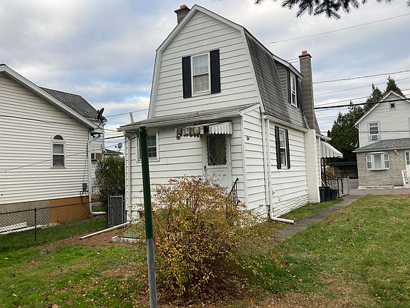 2nd image of 150 Kent Ln