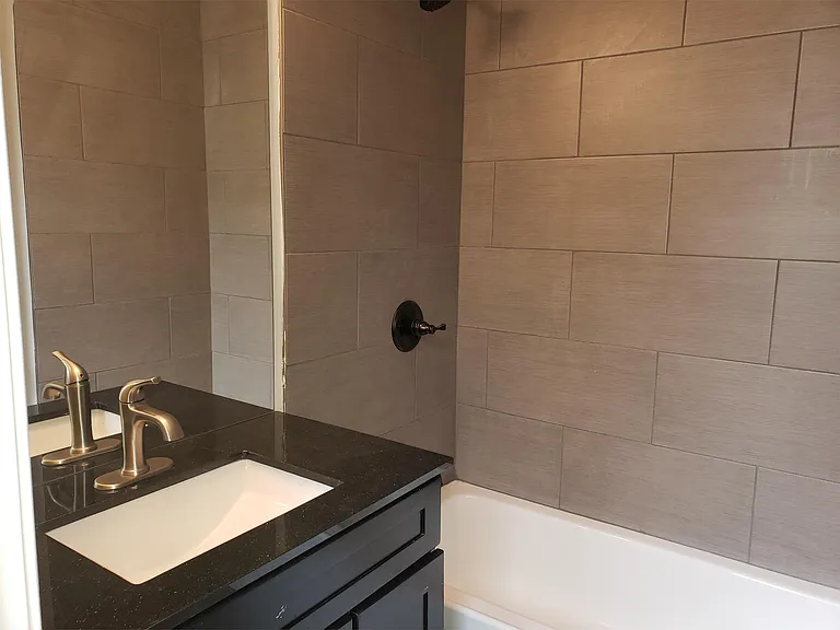 923 N 2nd St #2R — Photo 5