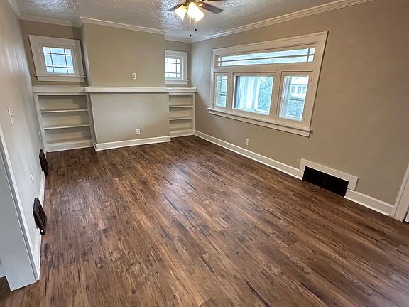 2nd image of 1500 Victoria Ave