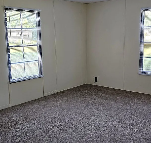 108 Davis Rd E — Photo 16