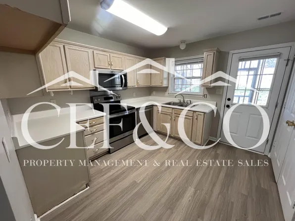 828 W Emerald Springs Dr, Boiling Springs, SC 29316