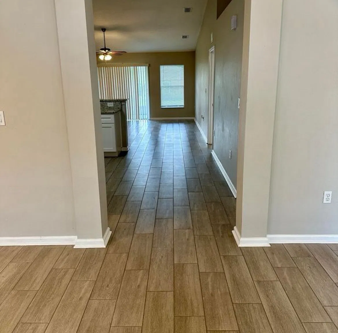 3 bed, 1814 sqft, $2,400 — Photo 3
