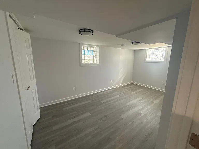 11004 S Normal Ave — Photo 17