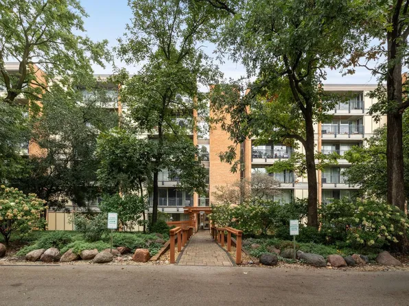 6010 Oakwood Dr APT 2G, Lisle, IL 60532