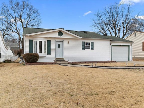 2nd image of 12117 Sunnycrest Pl