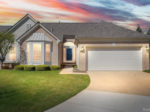 44279 Doebler Dr, Sterling Heights, MI 48314