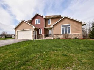 7526 Elm Ct, Shiocton, WI 54170
