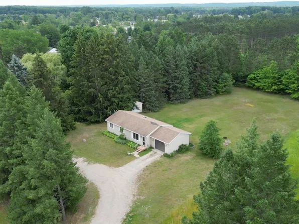 5375 Vance Rd, Grawn, MI 49637