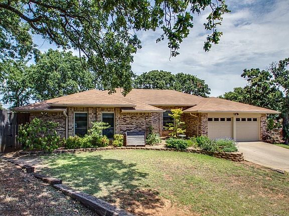 2nd image of 1004 Woodcreek Ct