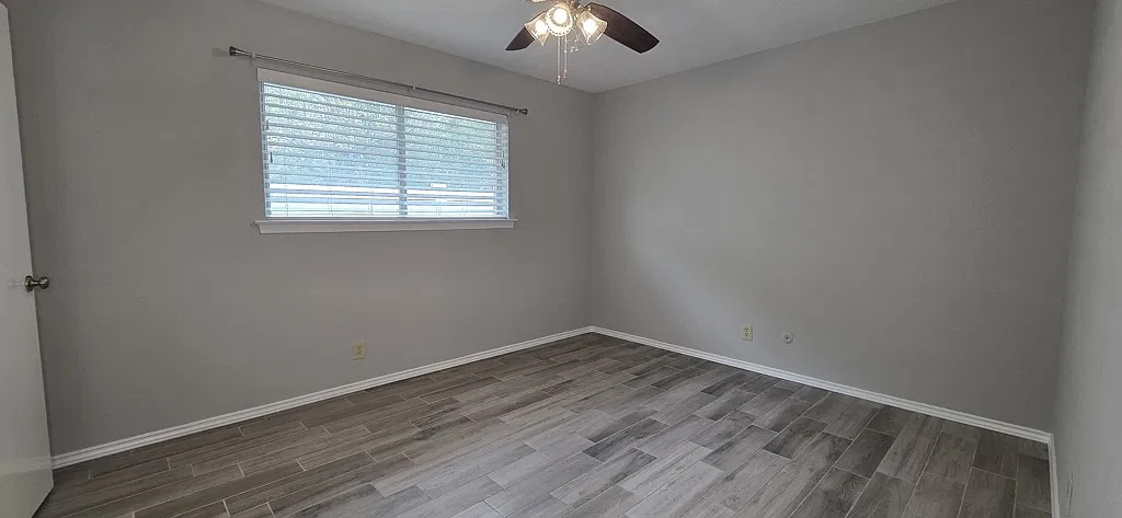 Updated 2-Bedroom Duplex Near UNT & TWU with Attached Garage — Photo 3