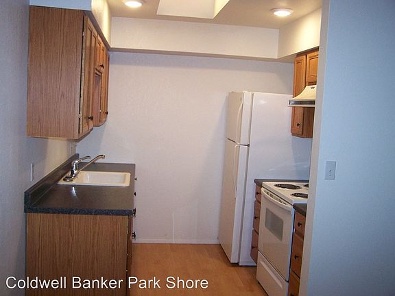 4th image of 309 11th Street Pl #B