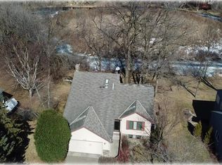 7735 Carnelian Ln, Eden Prairie, MN 55346