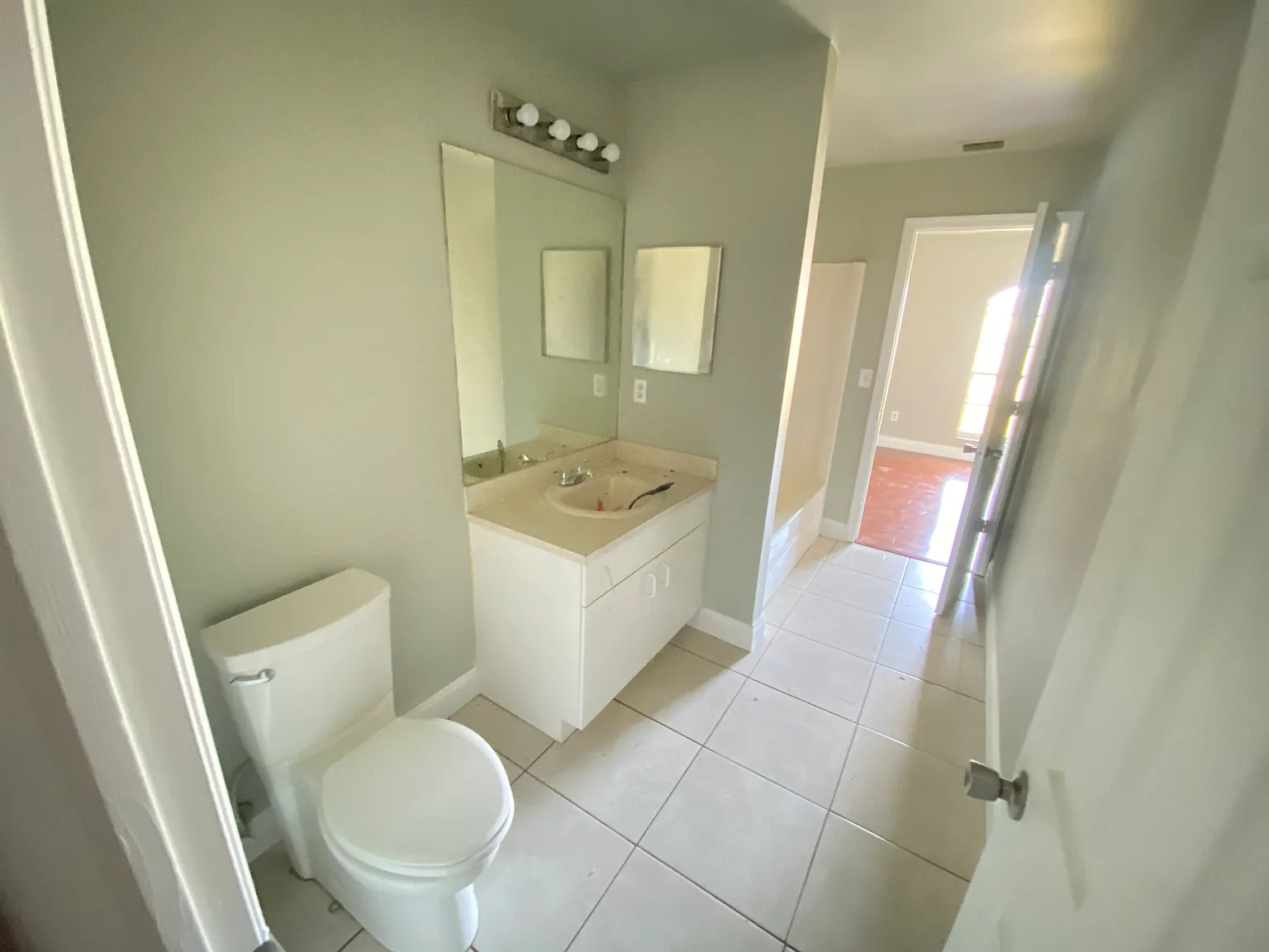 3 bed, 1777 sqft, $1,895 — Photo 3