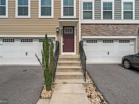 3rd image of 406 Ocracoke Way