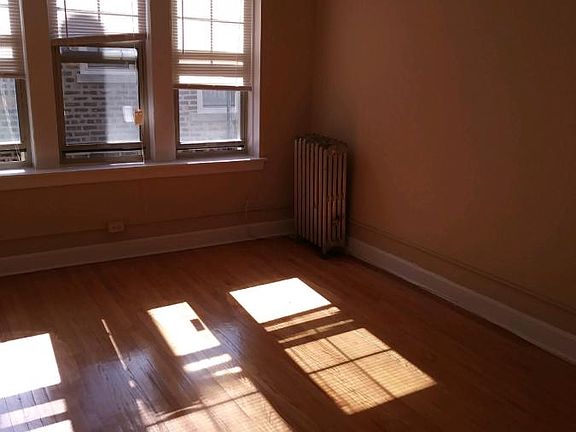 2nd image of 1907 W Granville Ave APT 3