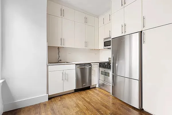 Rented by Compass | media 9