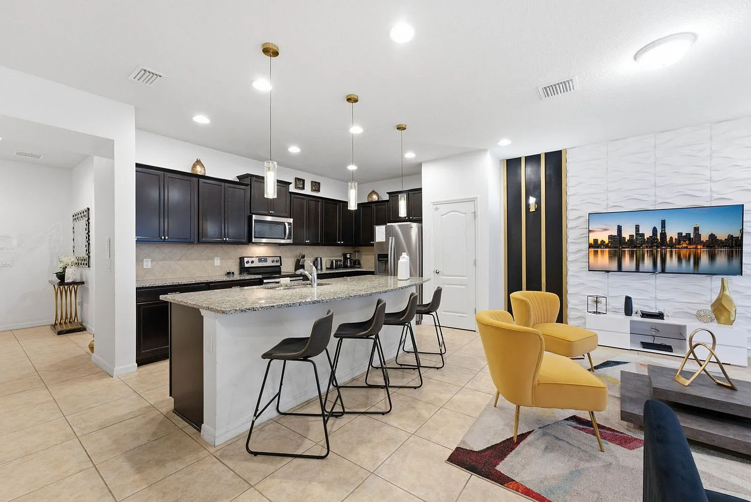 5 bed, 4.0 bath, $5,473 — Photo 1