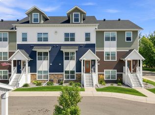 5853 41st St S, Fargo, ND 58104