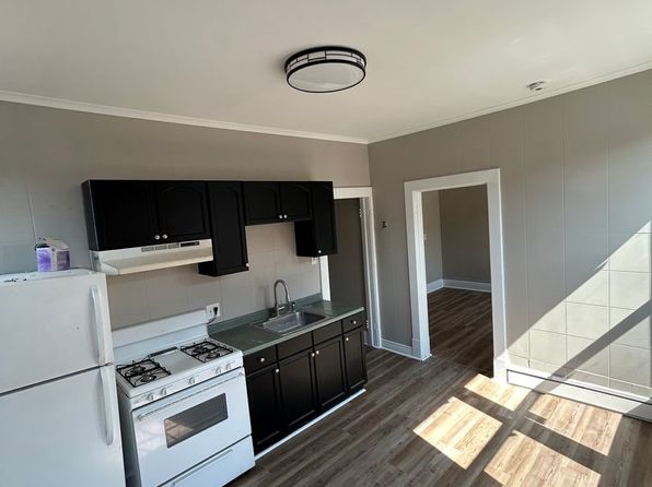 281 Wayne St APT 3
