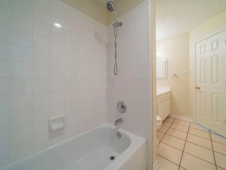 4709 Belladonna Dr — Photo 15