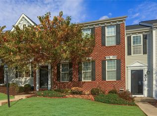802 Raymond Dr, Oakdale, PA 15071