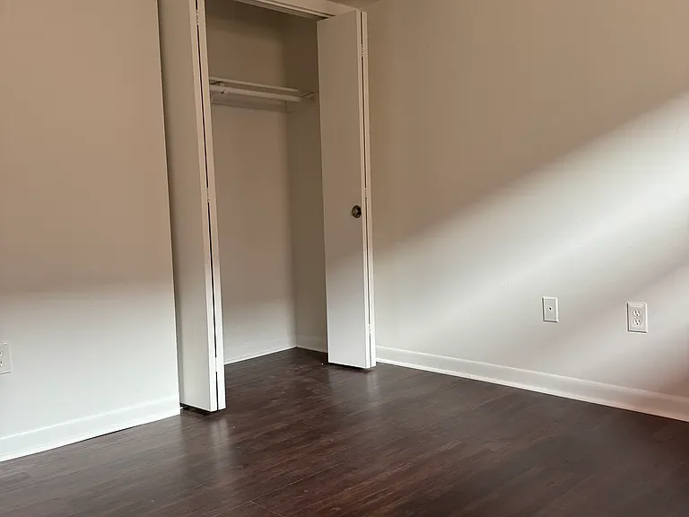 1806 Thames St — Photo 12