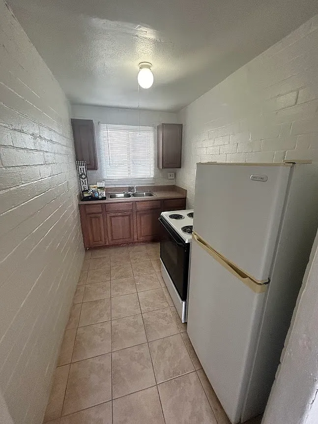 Studio, 370 sqft, $599 — Photo 2