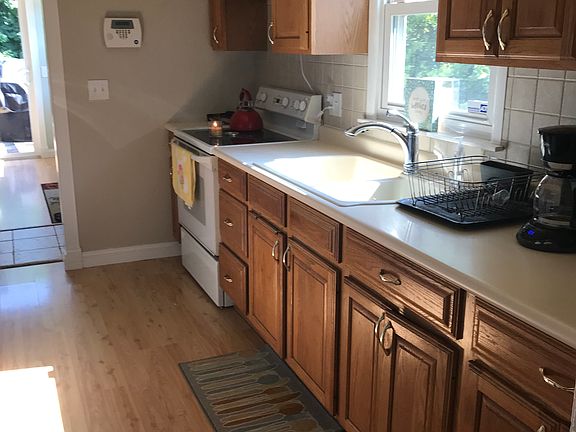 2nd image of 220 Evelyn Ave