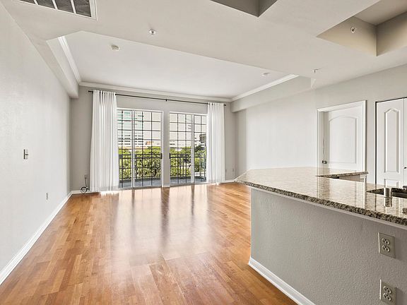 3rd image of 3225 Turtle Creek Blvd APT 626