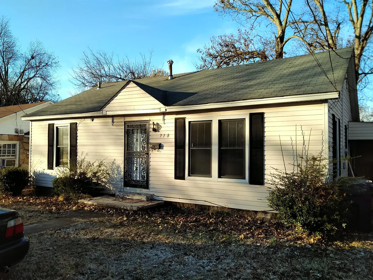 718 W Monroe Ave — Photo 1