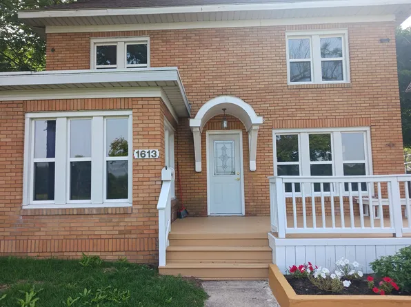 1613 Kearsley Park Blvd, Flint, MI 48506