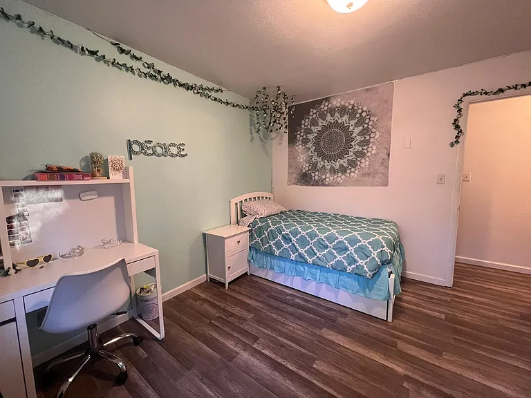 2576 Elwood Ave — Photo 12