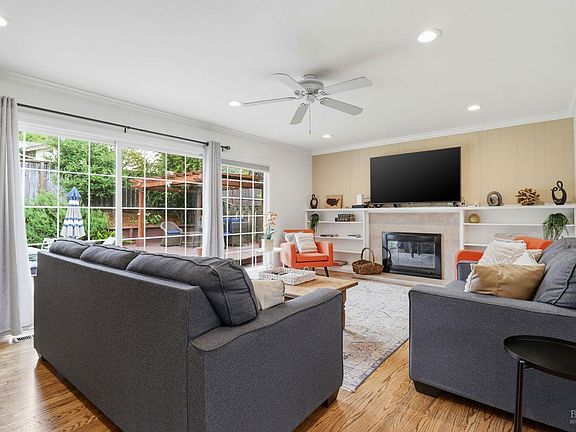 3rd image of 288 San Carlos Way