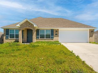 2124 Brown Bear Ln, Gentry, AR 72734