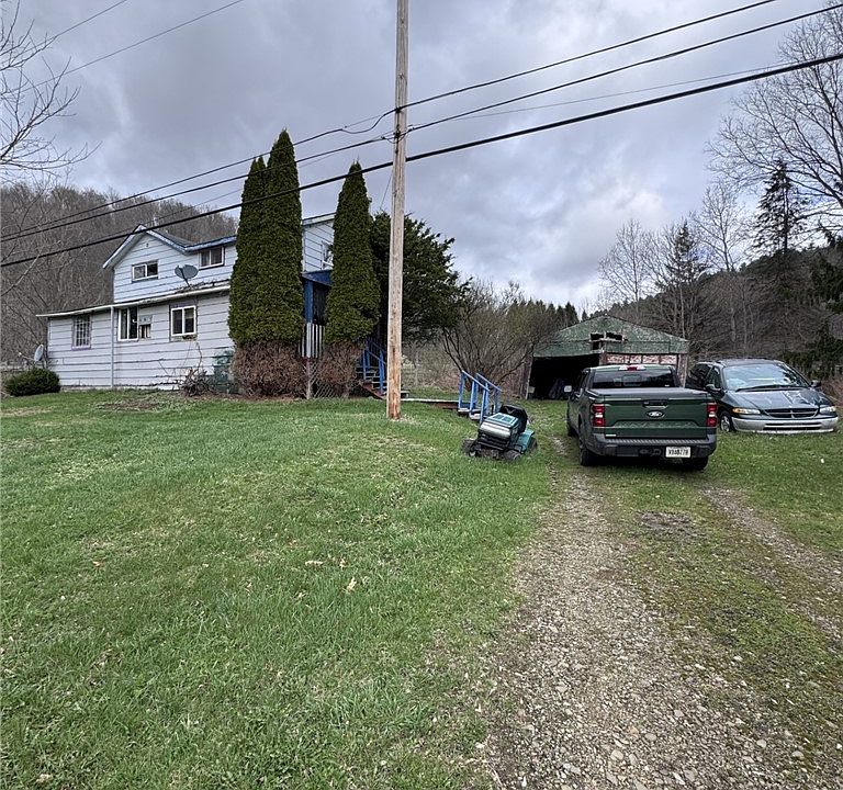 1st image of 10 Lyman Rd W