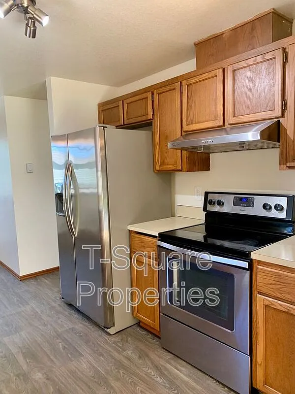 2 bed, 2.5 bath, 1360 sqft, $2,600 — Photo 3
